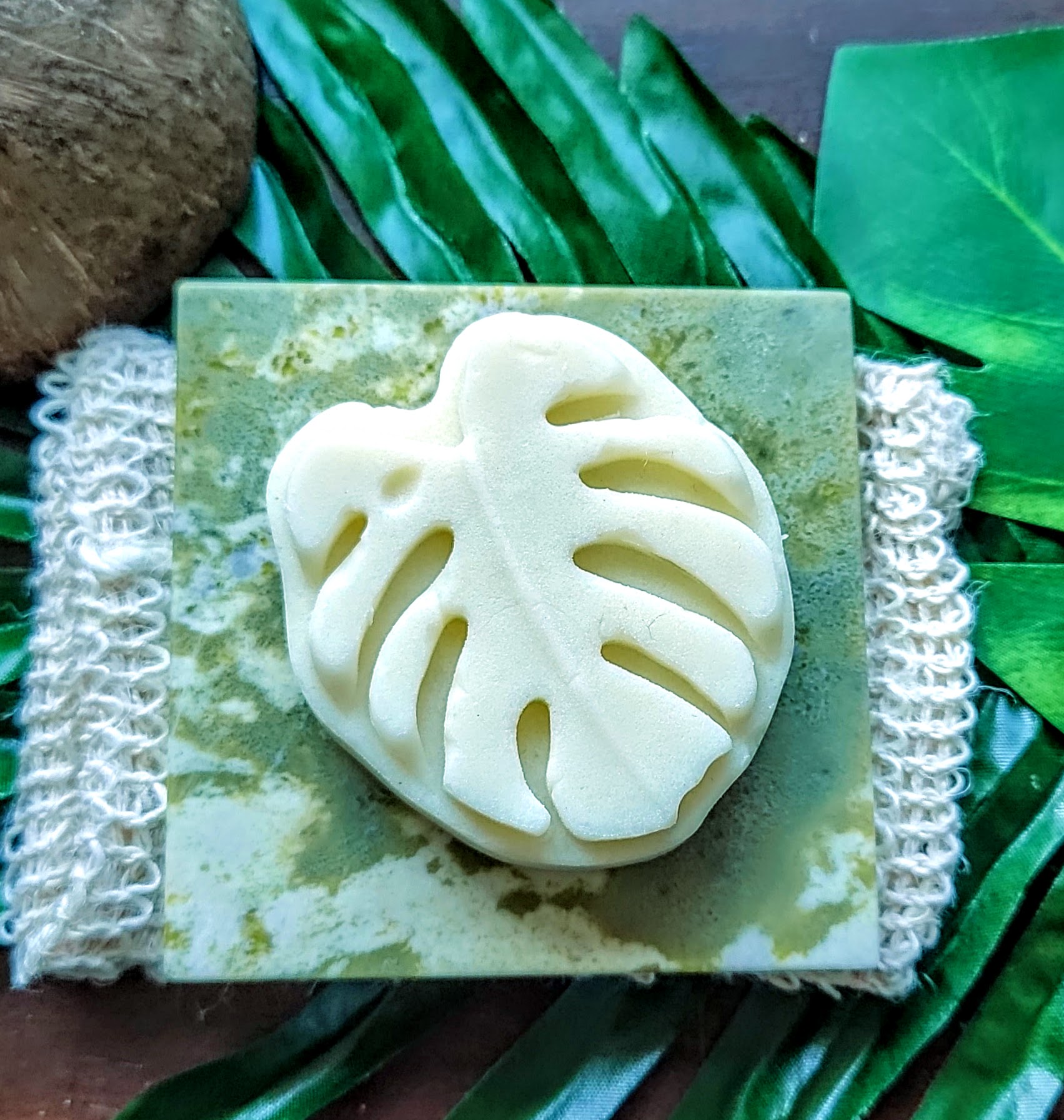 mangoes n oats hydrating conditioner bar front view
